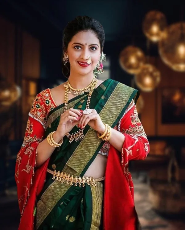 Maharashtrian look | Wedding saree blouse designs, Indian wedding outfits, Nauvari  saree